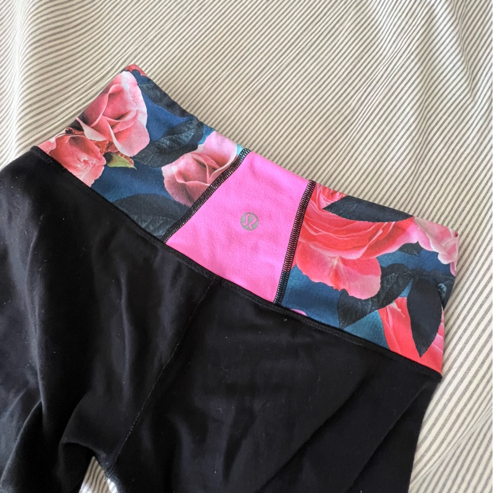 Lululemon Secret Garden 25” Crops Size 4